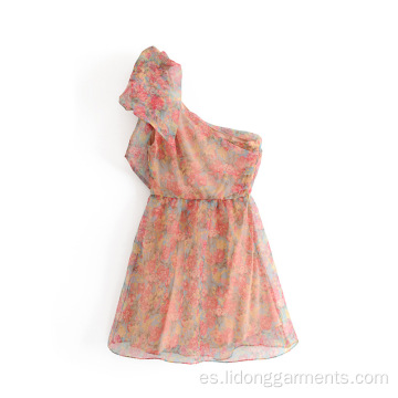 Colorido vestido de gasa corta asimétrica de un hombro